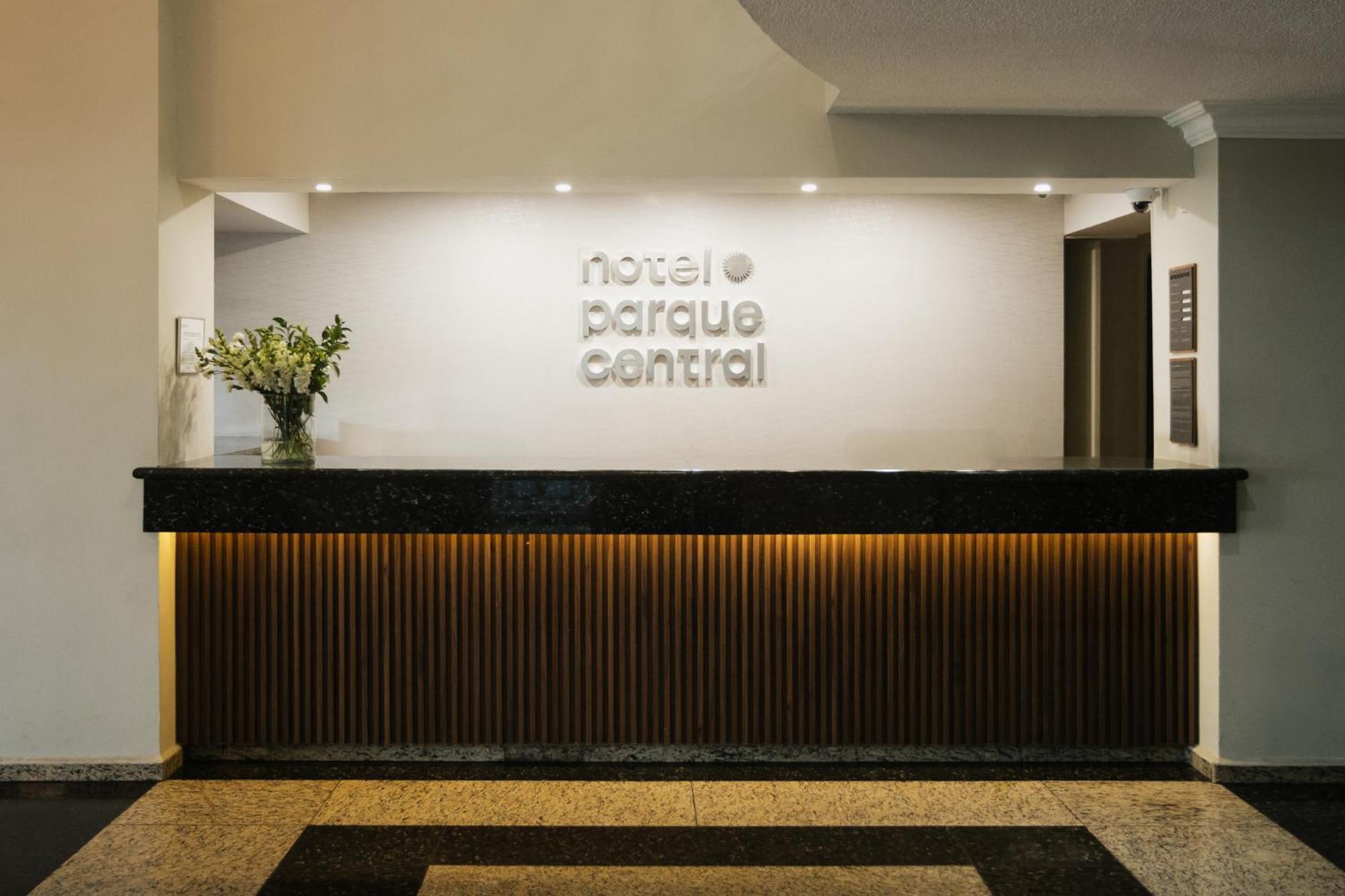 Hotel Parque Central Μοντερέι Εξωτερικό φωτογραφία